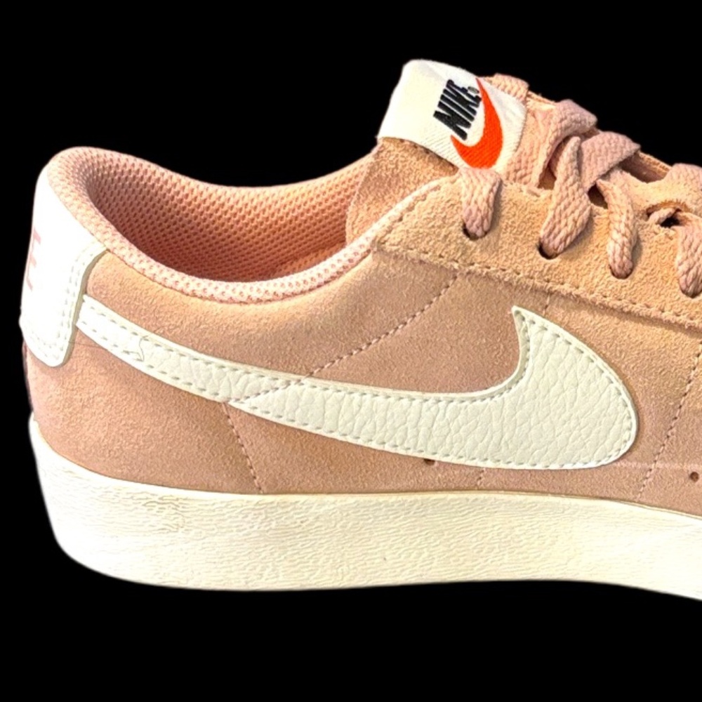 NWOT-Nike Women’s Blazer Low SD Sneakers in Coral Stardust (soft pink) suede - Picture 15 of 15